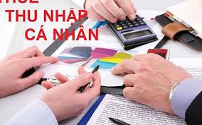 Đối với khoản tiền mua vé công ty mua để về thăm gia đình có phải tính vào thu nhập chịu thuế TNCN của mình không?
