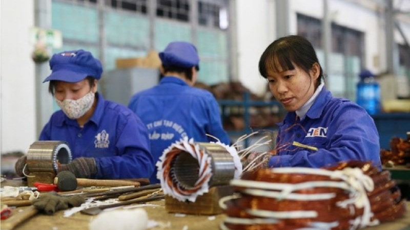 Thuế thu nhập doanh nghiệp ,thu nhập cá nhân đối với tháng lương 13 