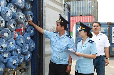 Ấn định tăng thêm sô thuế với hàng hóa nhập khẩu 